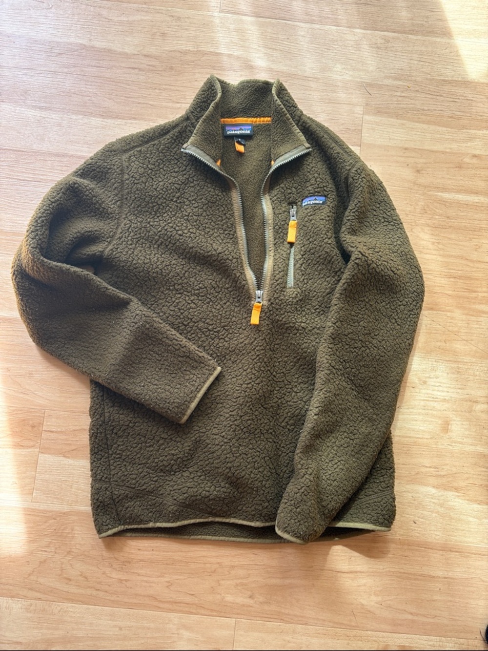 Patagonia Olive Green Synchilla fleece pullover with zipper pockets